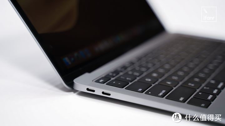 新 MacBook Air 现场上手：它让 MacBook 变得有点尴尬了