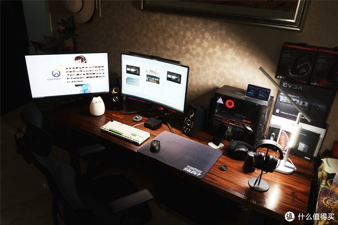 辞职后的工作台和游戏平台—EpKong的桌面展示