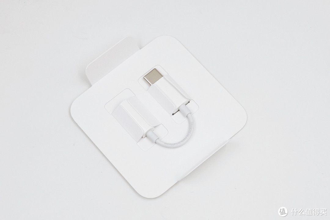 苹果USB-C转3.5毫米耳机插孔转换器开箱测试：兼容MacBook