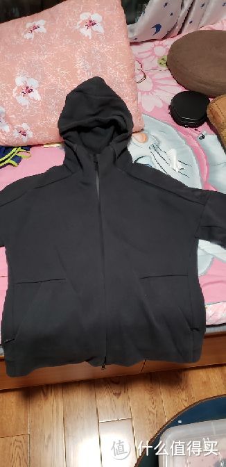 在这个耐斯的时代 我却选择了上一代Z.N.E hoody2