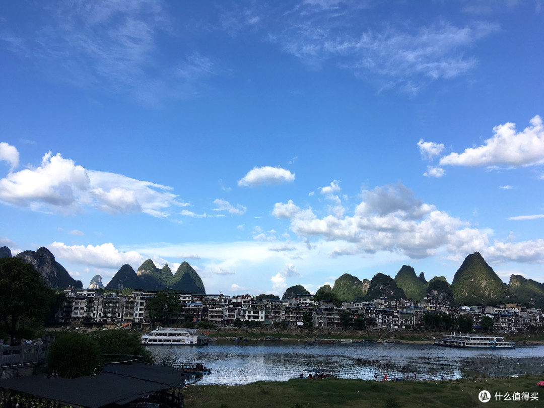 走去观看地的路上,风景果然是大隐于市的