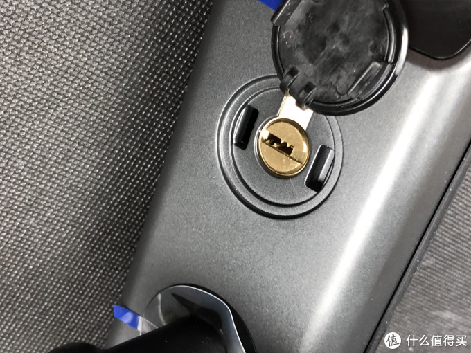 智能与传统博弈,智能门锁什么值得买?