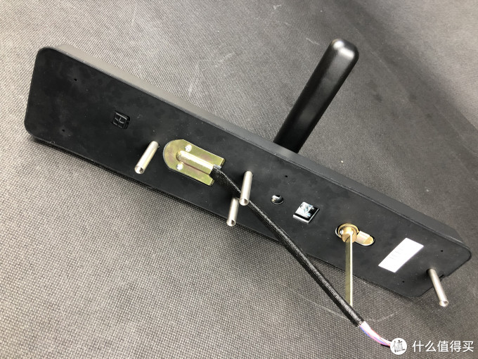 智能与传统博弈,智能门锁什么值得买?