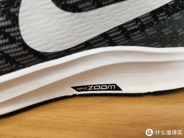 NIKE ZOOM