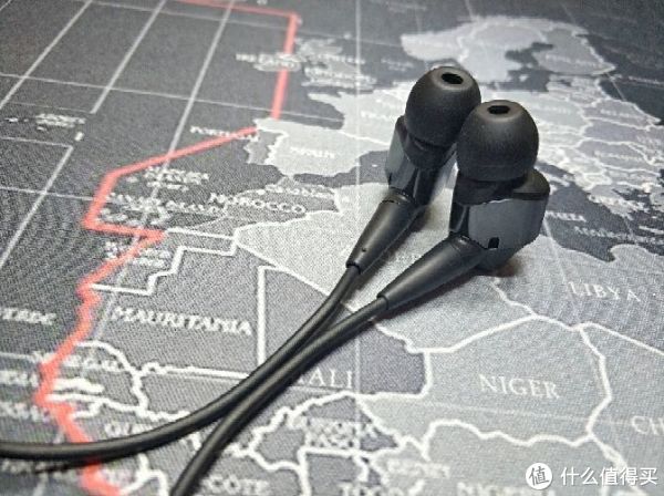 蓝牙耳机最佳形态,项圈式蓝牙WI-1000X详细体