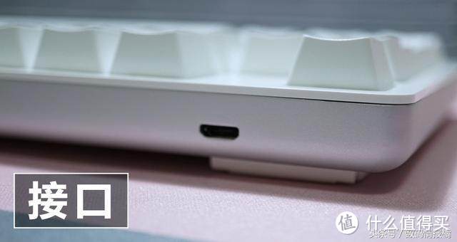 简约简单的樱桃红入门键盘——悦米机械键盘104Cherry版