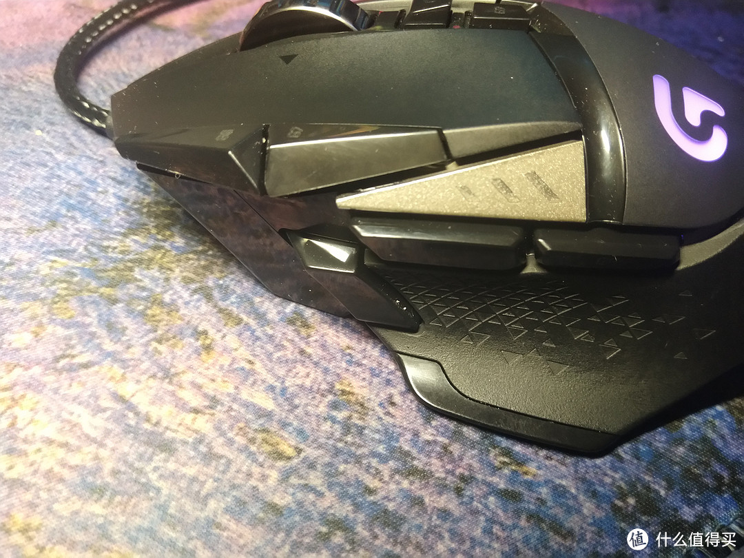 G502左侧按键区特写