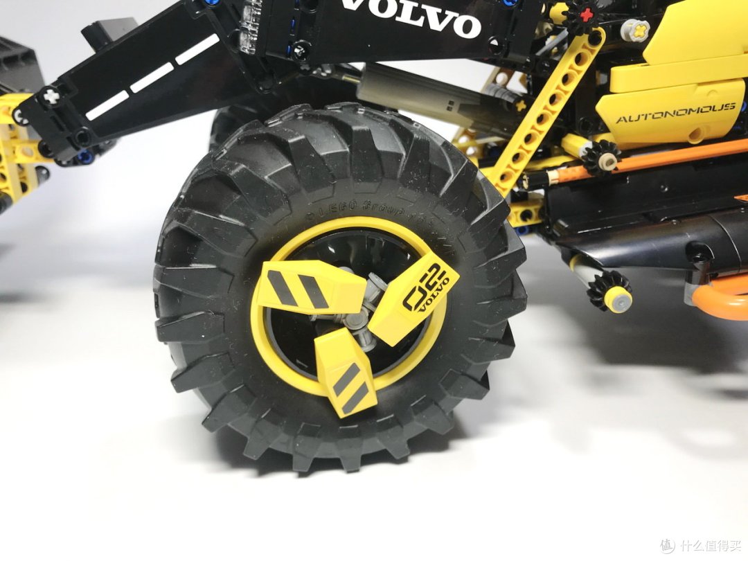 LEGO 乐高 拼拼乐 篇176:未来与现代的结合:42081 沃尔沃 ZEUX 概念式装载机