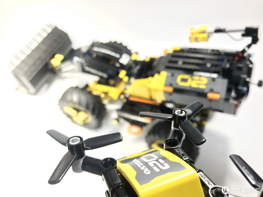 LEGO 乐高 拼拼乐 篇176:未来与现代的结合:42081 沃尔沃 ZEUX 概念式装载机