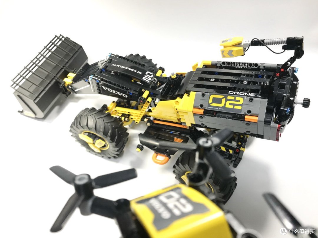 LEGO 乐高 拼拼乐 篇176:未来与现代的结合:42081 沃尔沃 ZEUX 概念式装载机