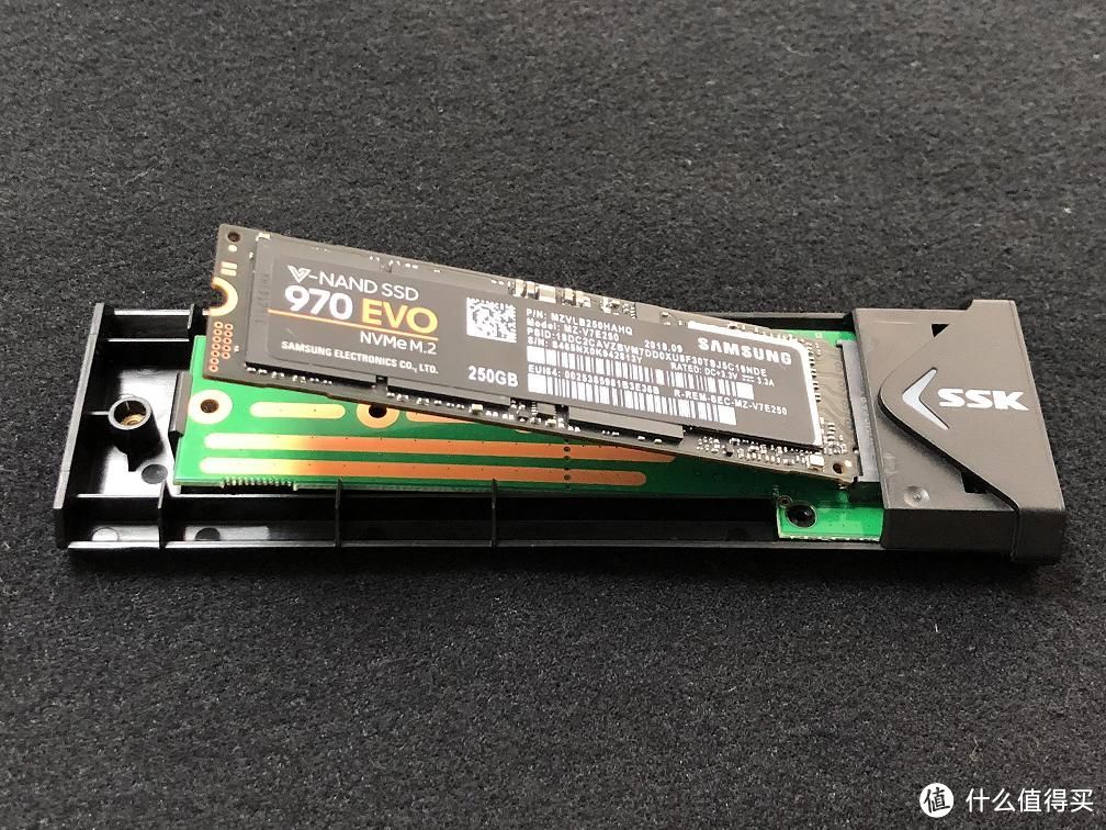 速度拔群！飚王NVMe M.2硬盘盒装上970 EVO后体验如何