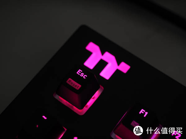 键盘中的“瑞士军刀” , TT X1 CHERRY RGB银轴 游戏键盘拆解评测