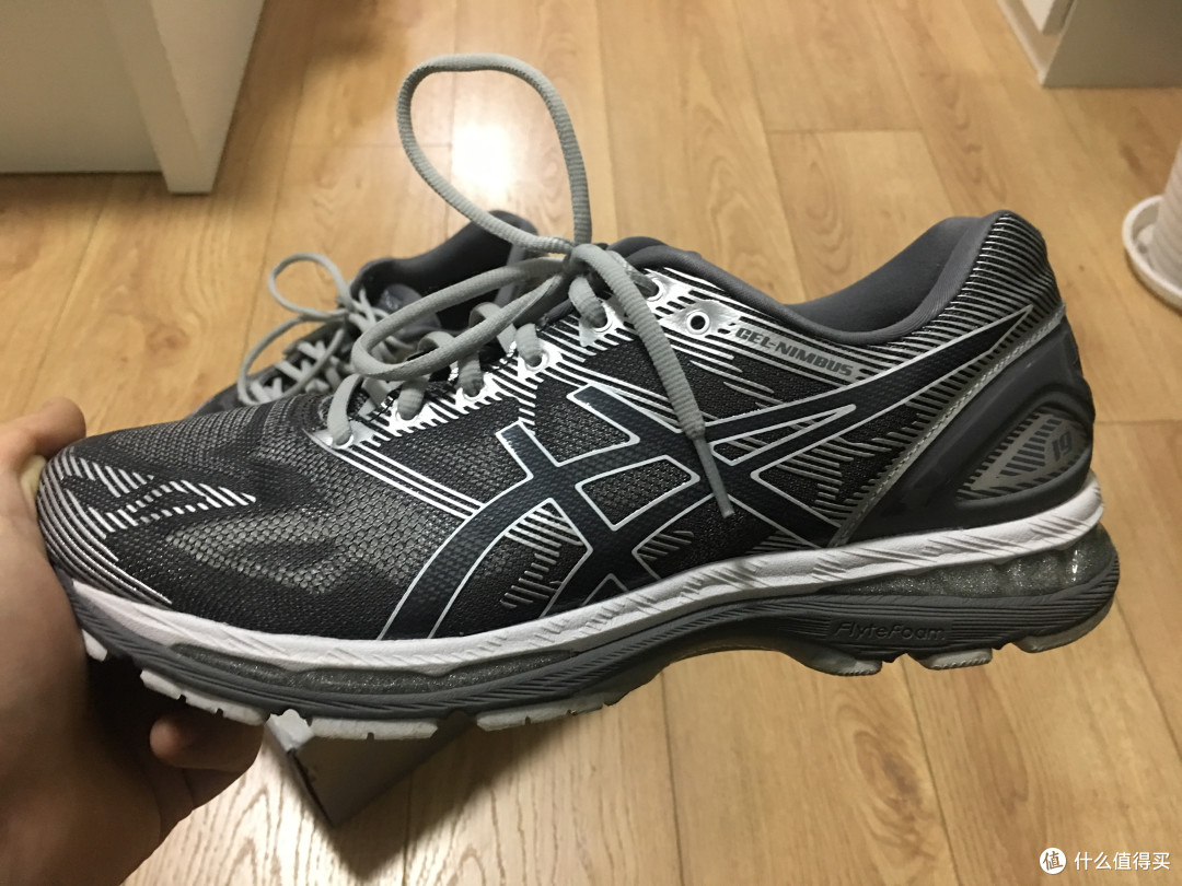 跑鞋买新不买旧?肥宅的性价比之选—NIMBUS 19