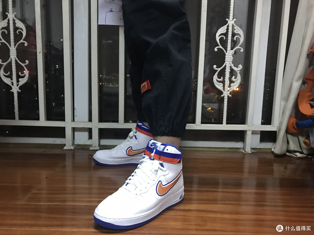 穿着1斤重的鞋我到底图个啥?Nike 耐克AF 1 尼克斯配色上脚