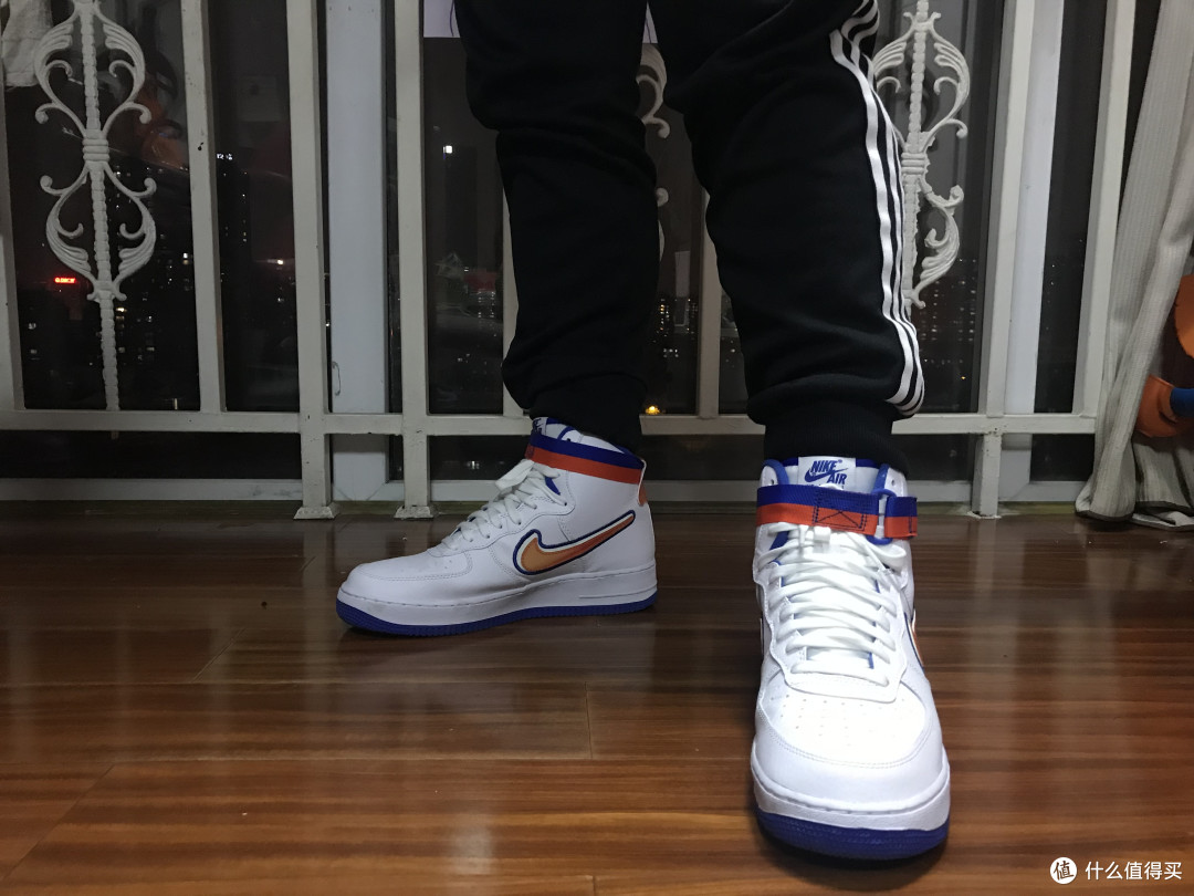 穿着1斤重的鞋我到底图个啥?Nike 耐克AF 1 尼克斯配色上脚