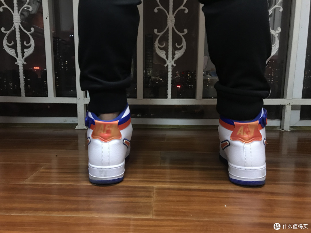 穿着1斤重的鞋我到底图个啥?Nike 耐克AF 1 尼克斯配色上脚