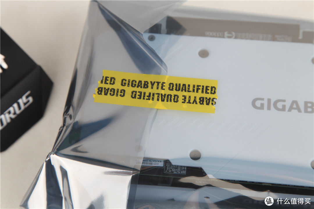 精绝的做工，“燃气灶”买它最合适—技嘉 RTX 2070 Gaming OC WHITE 8G显卡开箱首晒