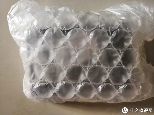 顺丰快递还挺快的，包装还行充气保护