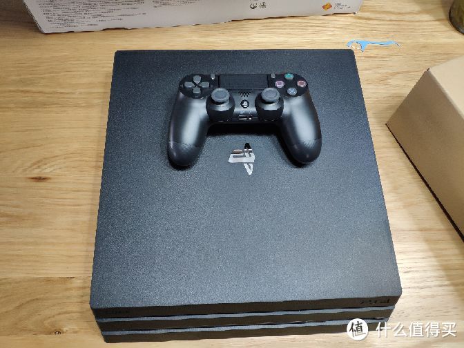 等等党的Playstation4pro游戏机入手PS4pro