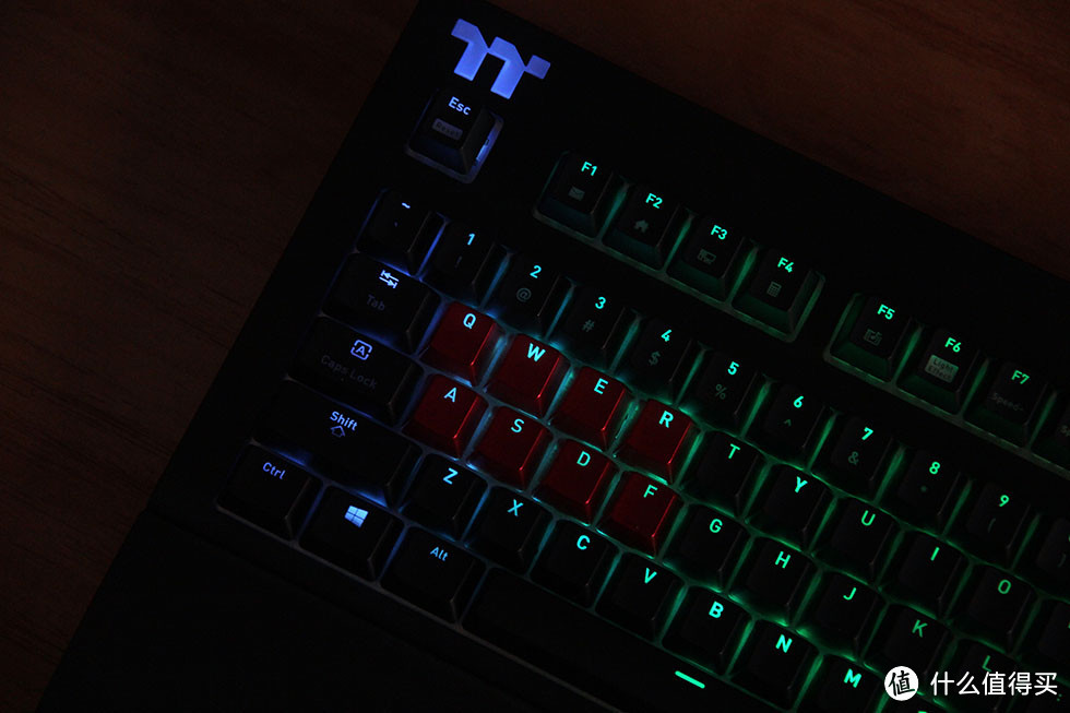 这个机械键盘有点意思 —— TT 星脉 X1 RGB机械键盘众测体验