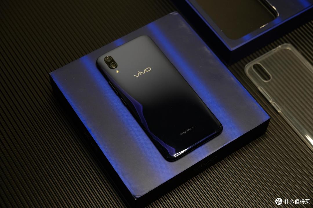 这篇就来深度了解vivo x23到底用着怎么样，有哪些缺点与不足，带给你的是惊喜还是失望。