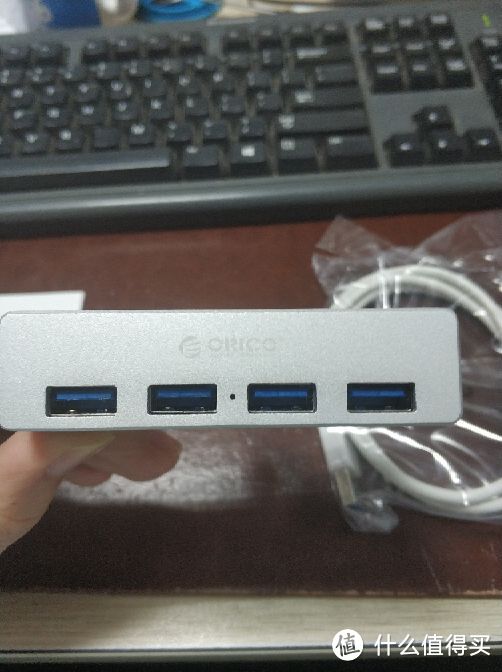 小巧不占地方的分线器——Orico 奥睿科 USB3.0卡扣集线器