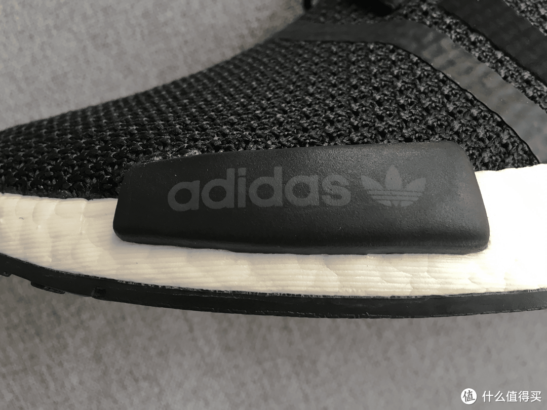 细节4 外侧adidas标