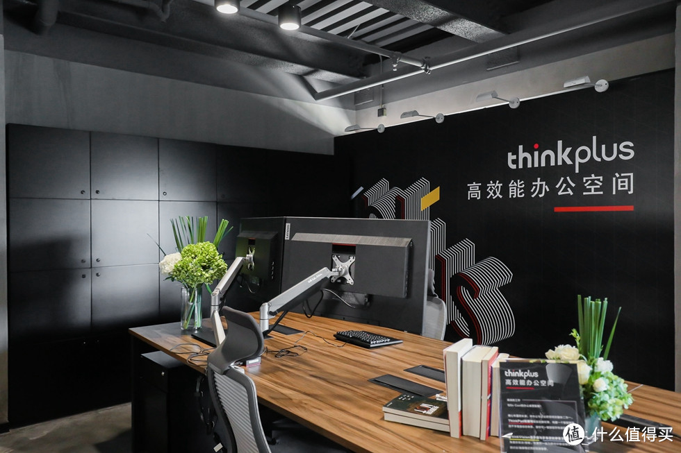 thinkplus 效率美学品牌好友头脑风暴会见闻，“口红电源”简评