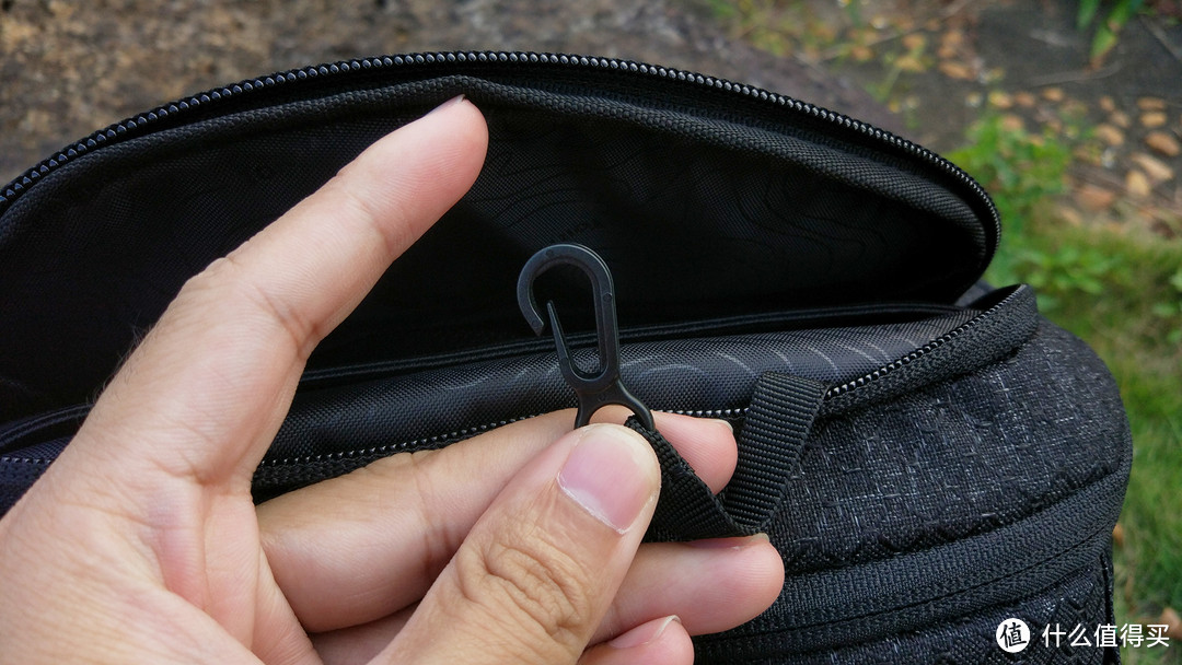 简约耐用,商旅出行无惧风雨!探路者商旅背包二代简评
