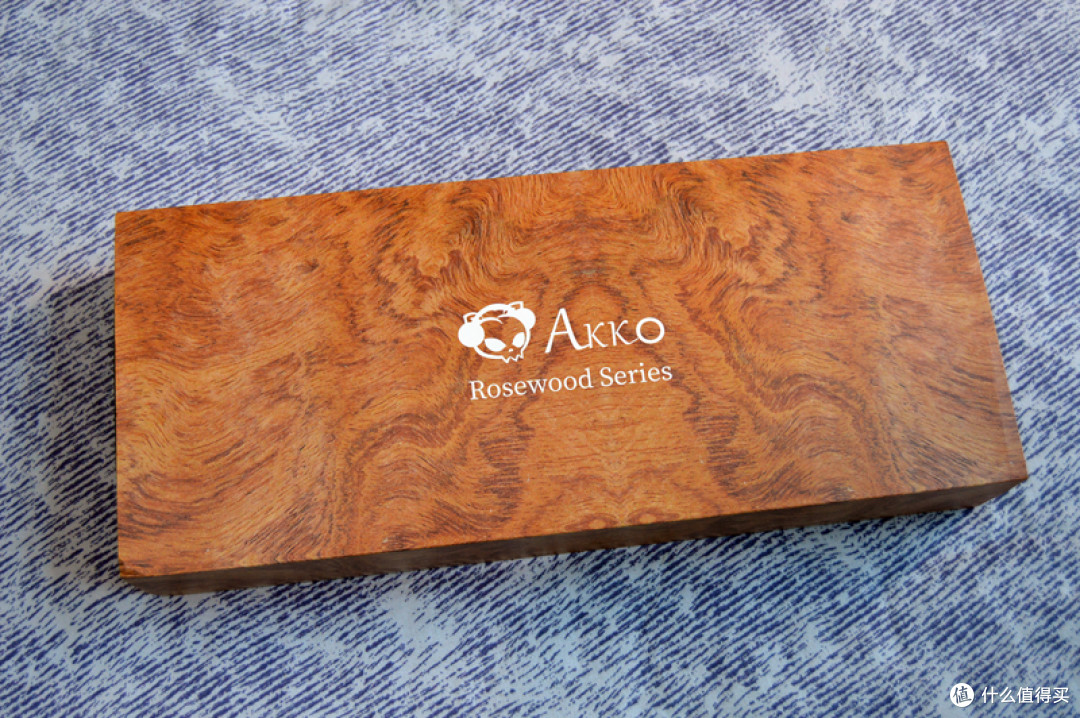 量产的客制化键盘值得买吗？Akko Rosewood 87花梨木 机械键盘 入手体验