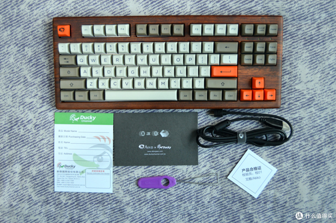 量产的客制化键盘值得买吗？Akko Rosewood 87花梨木 机械键盘 入手体验