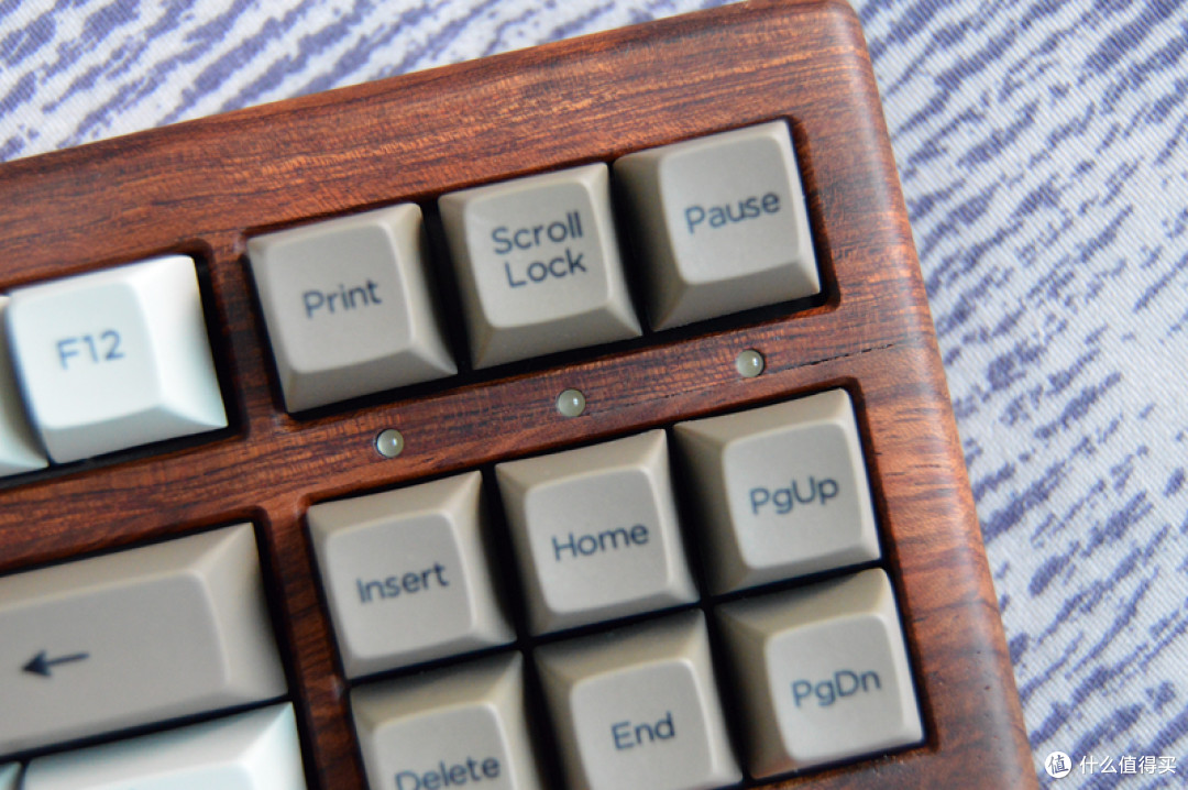 量产的客制化键盘值得买吗？Akko Rosewood 87花梨木 机械键盘 入手体验