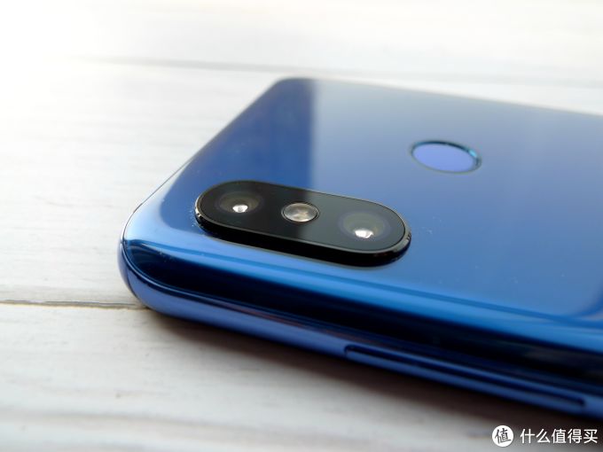 摄像头特写,双1200w双摄,这突出高度有些感人