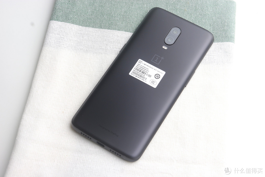 对于手机超级小白来说，这款手机好用吗？一加 OnePlus 6T 智能手机众测报告