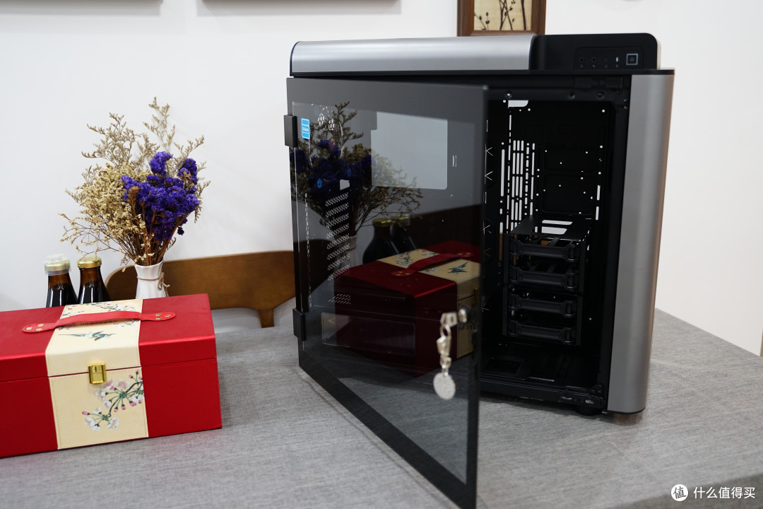 诚意满满——Thermaltake Level 20 GT 周年纪念款 机箱