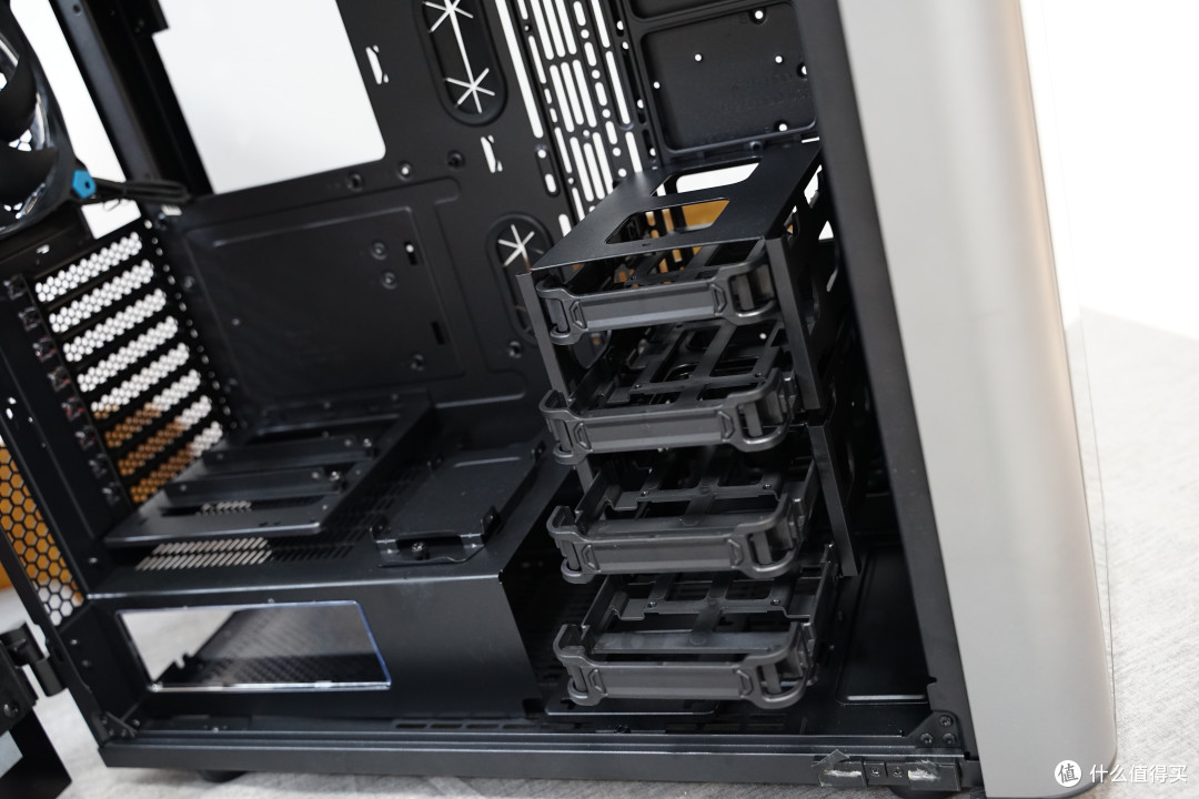诚意满满——Thermaltake Level 20 GT 周年纪念款 机箱