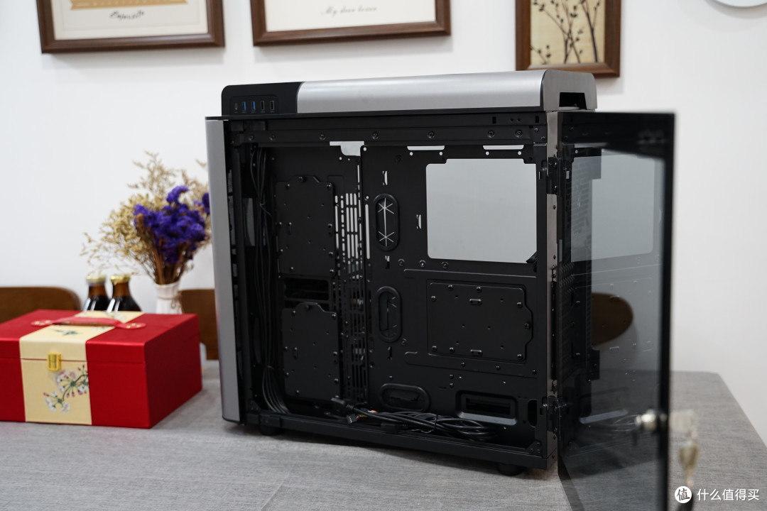 诚意满满——Thermaltake Level 20 GT 周年纪念款 机箱