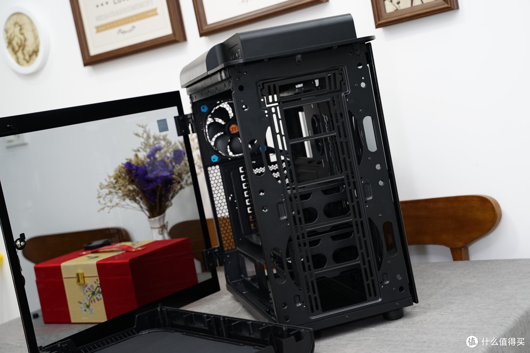 诚意满满——Thermaltake Level 20 GT 周年纪念款 机箱