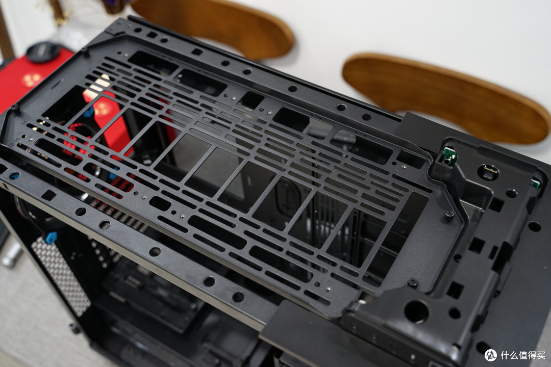 诚意满满——Thermaltake Level 20 GT 周年纪念款 机箱