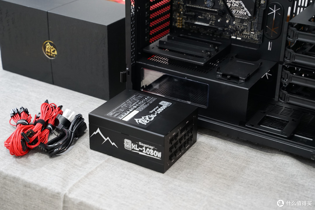 诚意满满——Thermaltake Level 20 GT 周年纪念款 机箱