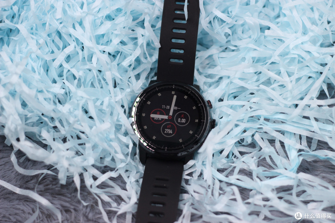 商务和运动都合适：AMAZFIT 智能运动手表2