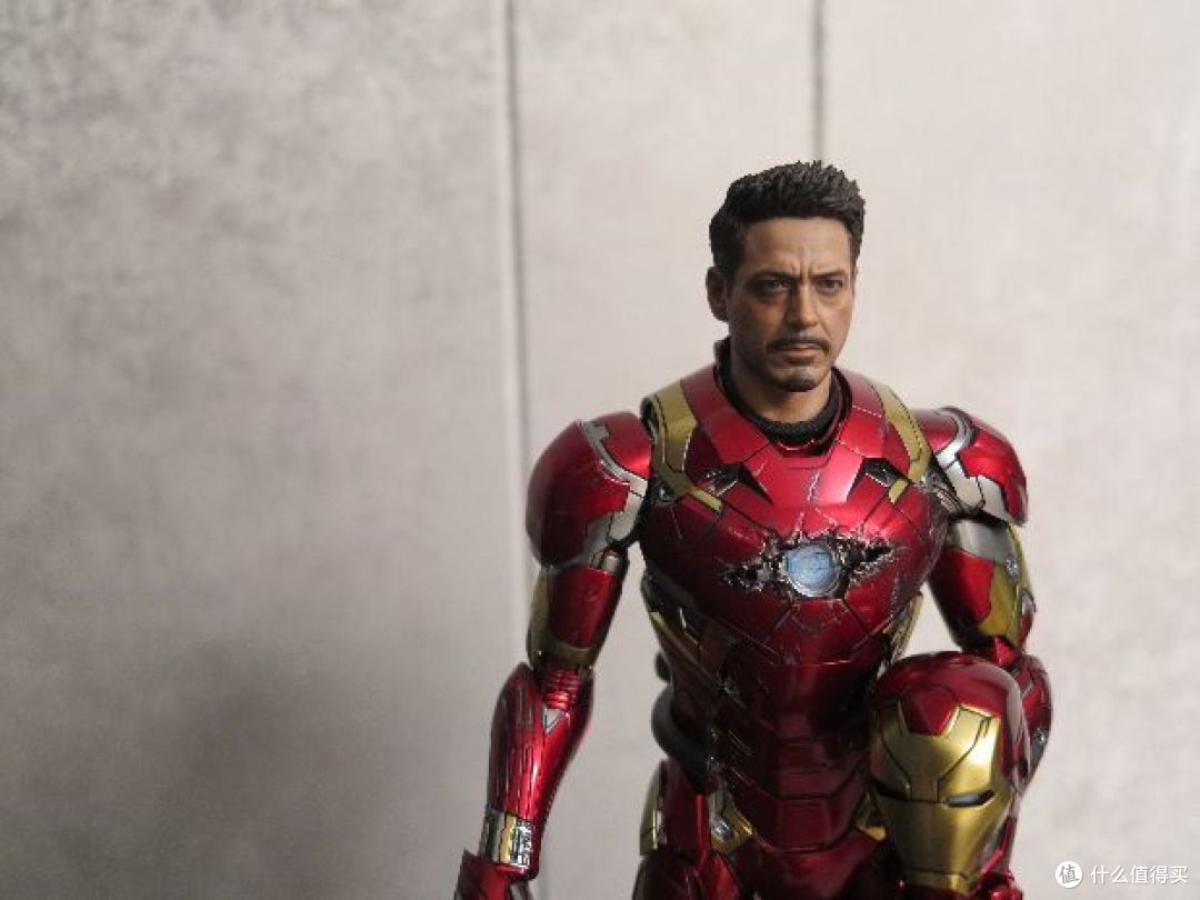 把玩的乐趣篇一hottoys合金压铸钢铁侠mark46