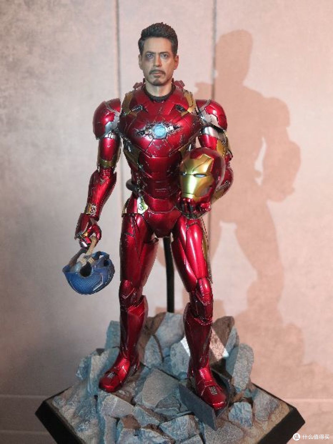 把玩的乐趣篇一hottoys合金压铸钢铁侠mark46