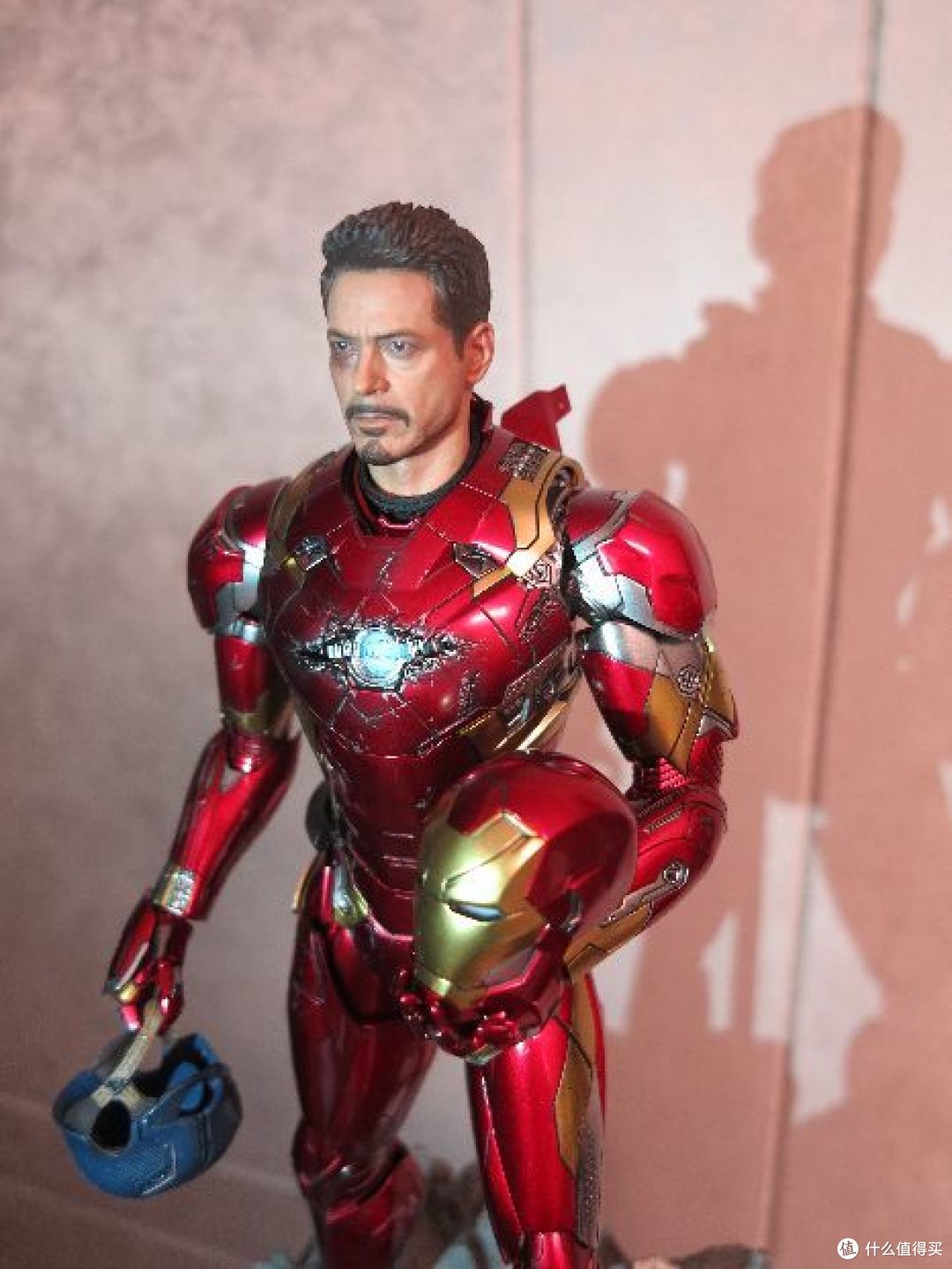 把玩的乐趣篇一hottoys合金压铸钢铁侠mark46