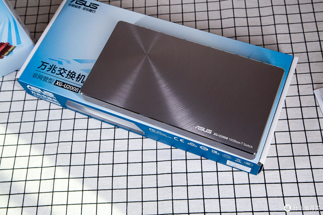 家用万兆体验 华硕 XG-U2008 10口万兆交换机开箱