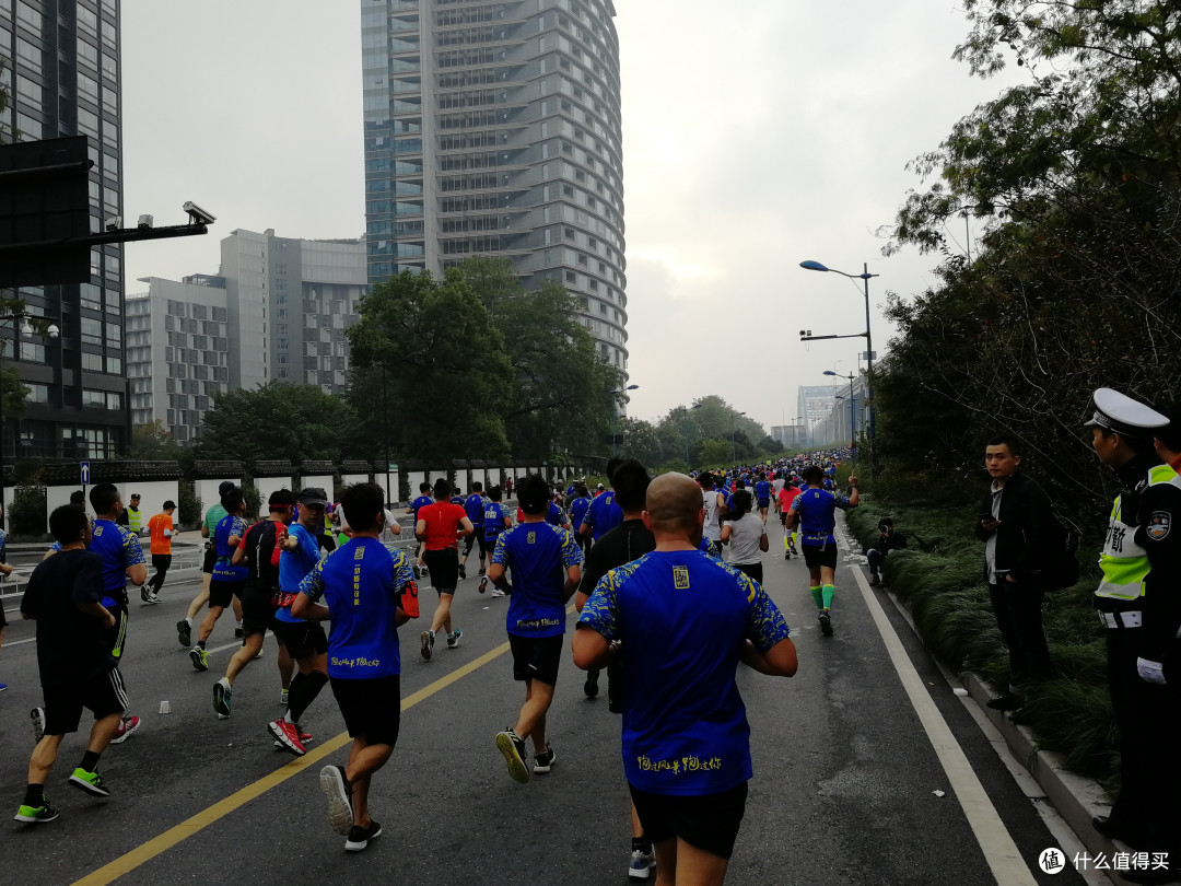 跑过风景跑过你—2018.11.4杭州马拉松