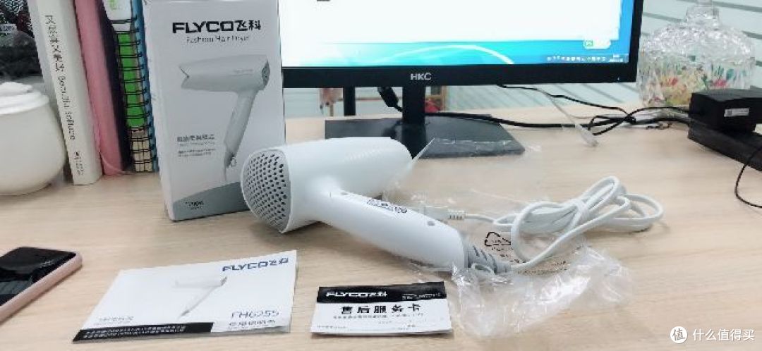 产品箱里的所有物品展示