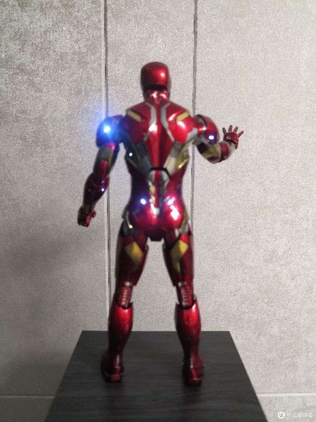 hottoys合金mk46伙同几乎同形异色的47最大的独占亮点就属全身逆天的