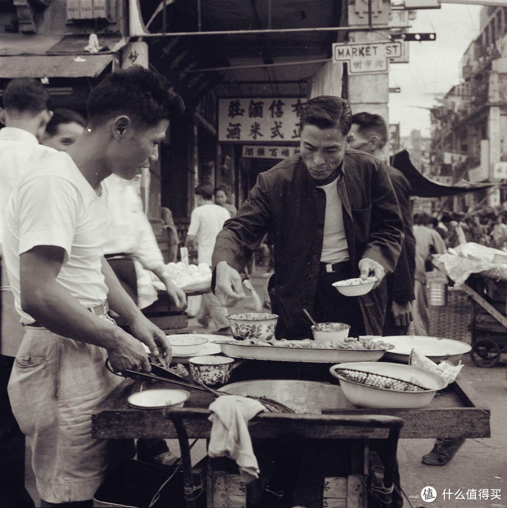 1955年的香港街头摊贩，图源网络