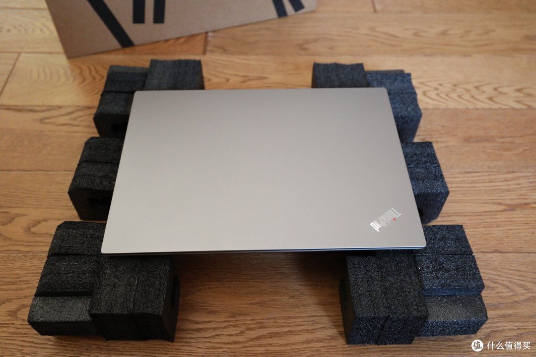 小黑本的新升级 ThinkPad“翼”480开箱评测